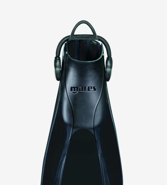 Example of a fin with an open heel